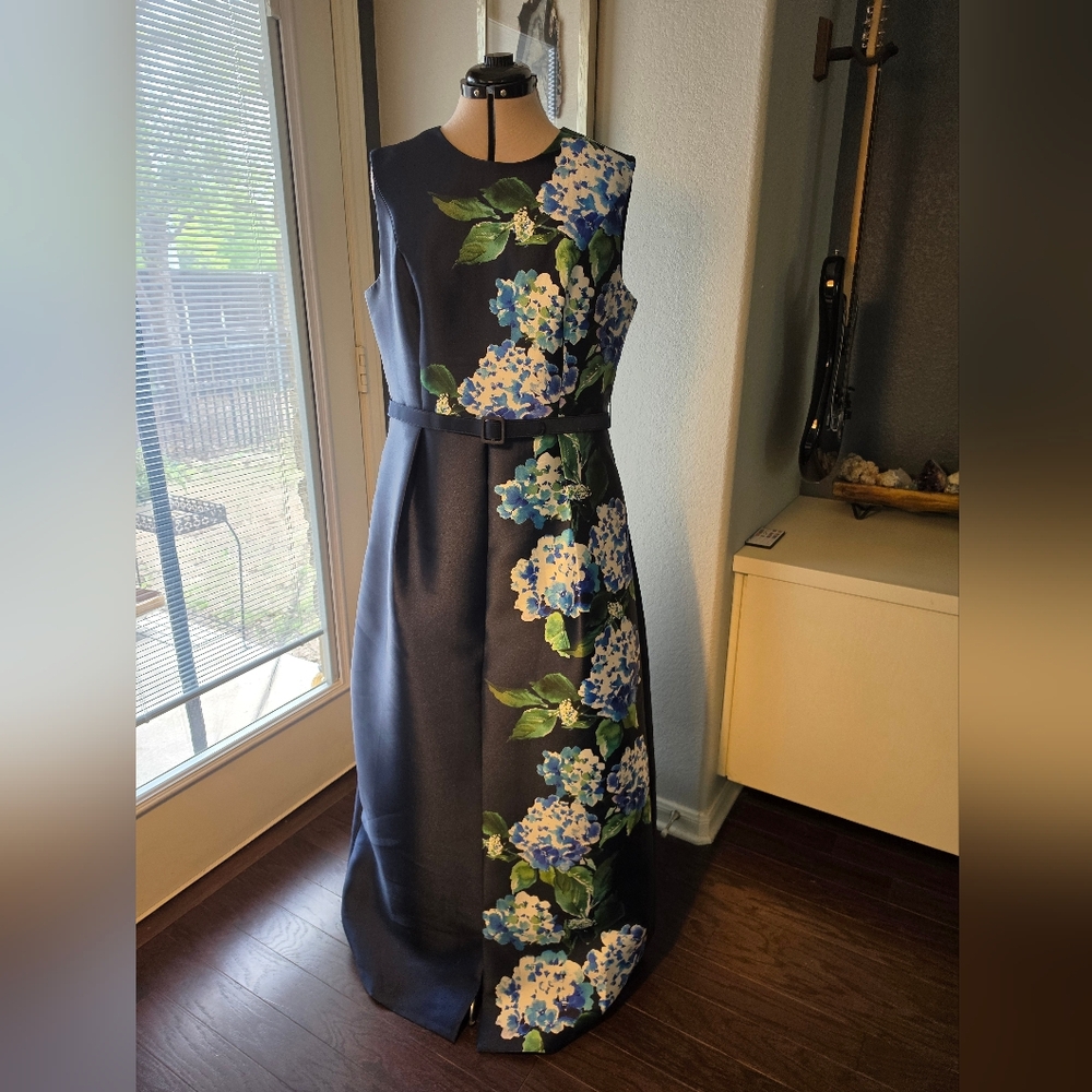 Kay Unger Barbara Floral Gown. 